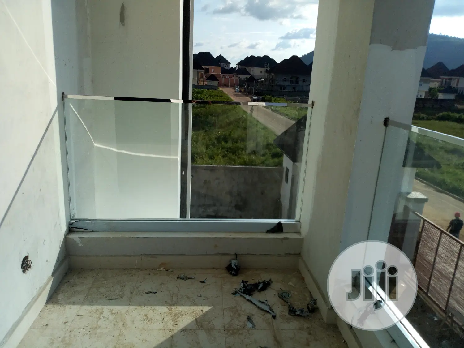 Frameless Glass Staircase And Balcony