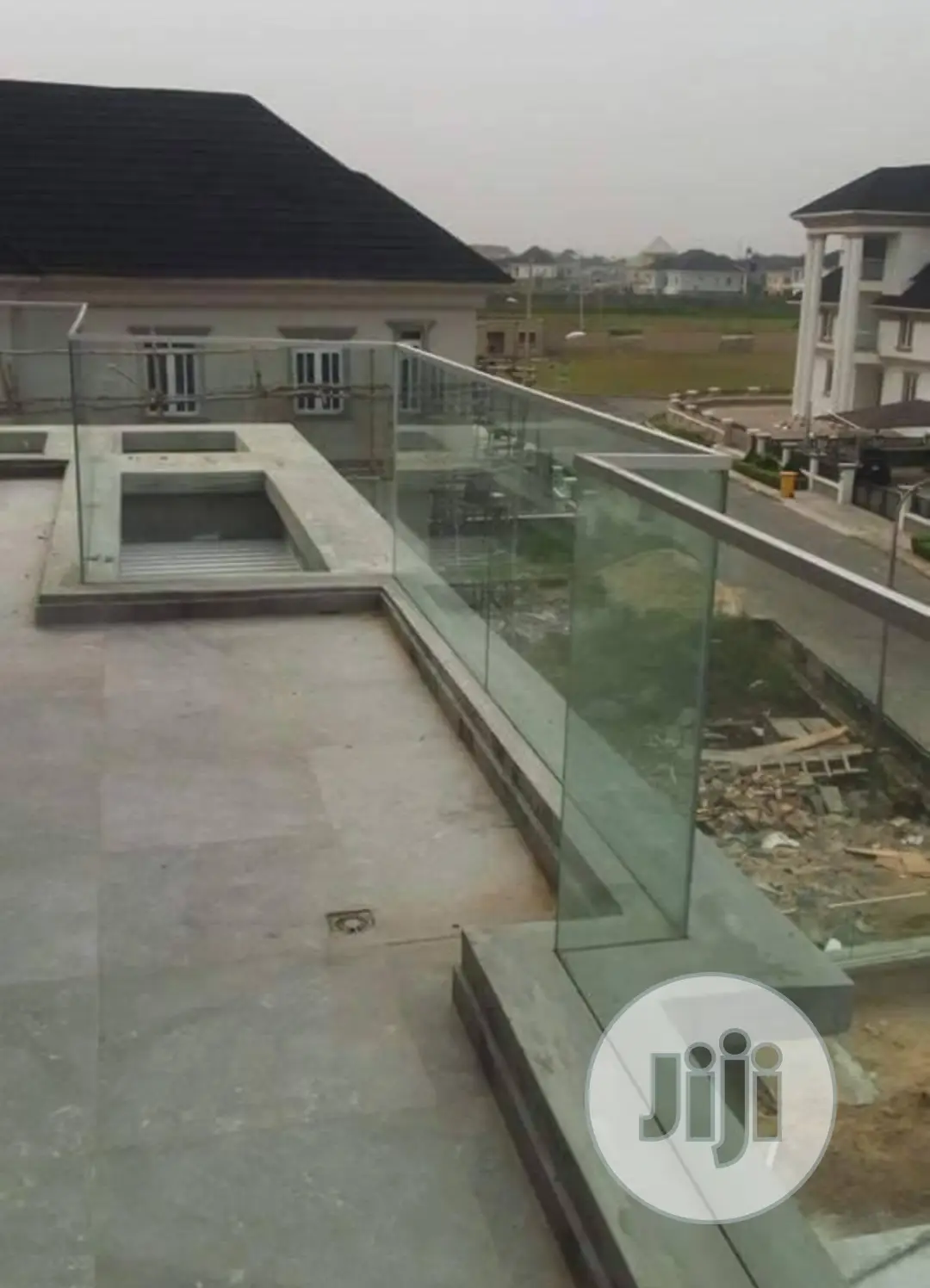 Frameless Glass Staircase And Balcony