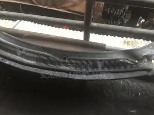 Wiper Grille Ford Explorer 2013 Model