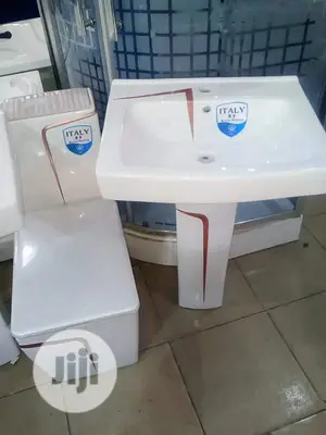 Italian Married Top Flush WC