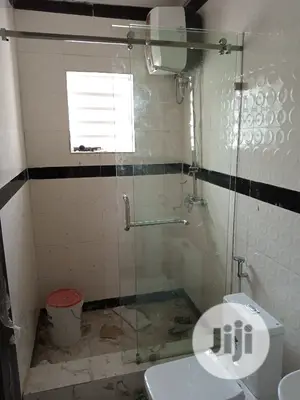 Frameless Shower Bathroom
