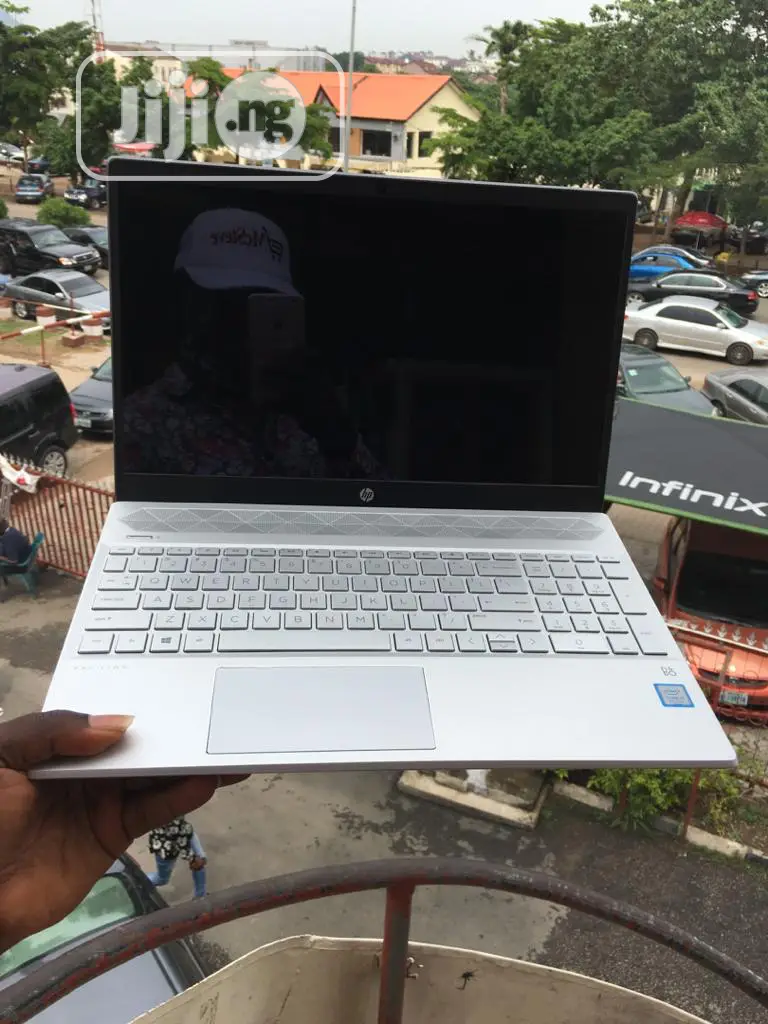 New Laptop HP Pavilion 15 8GB Intel Core I5 HDD 1T