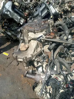 MPV Mazda 2000 Model