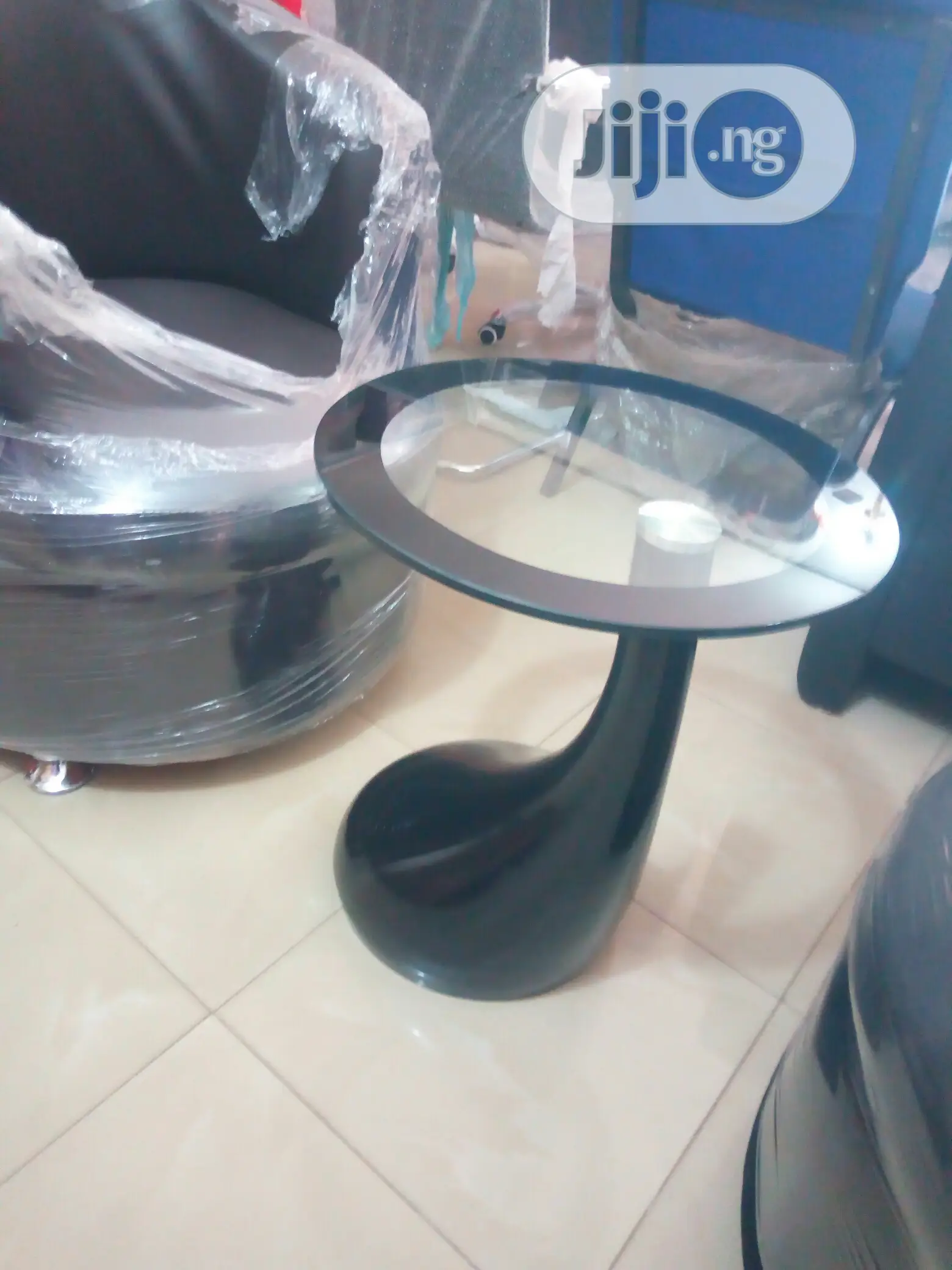 2pcs Single Sofa and Exotic Centre Table