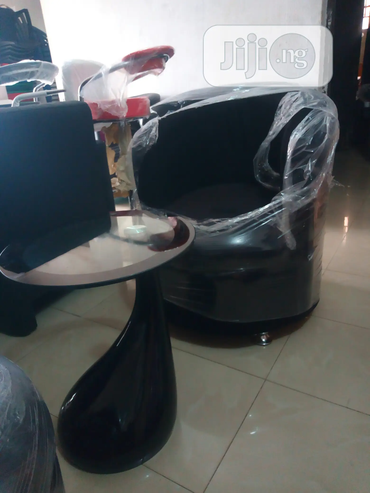 2pcs Single Sofa and Exotic Centre Table