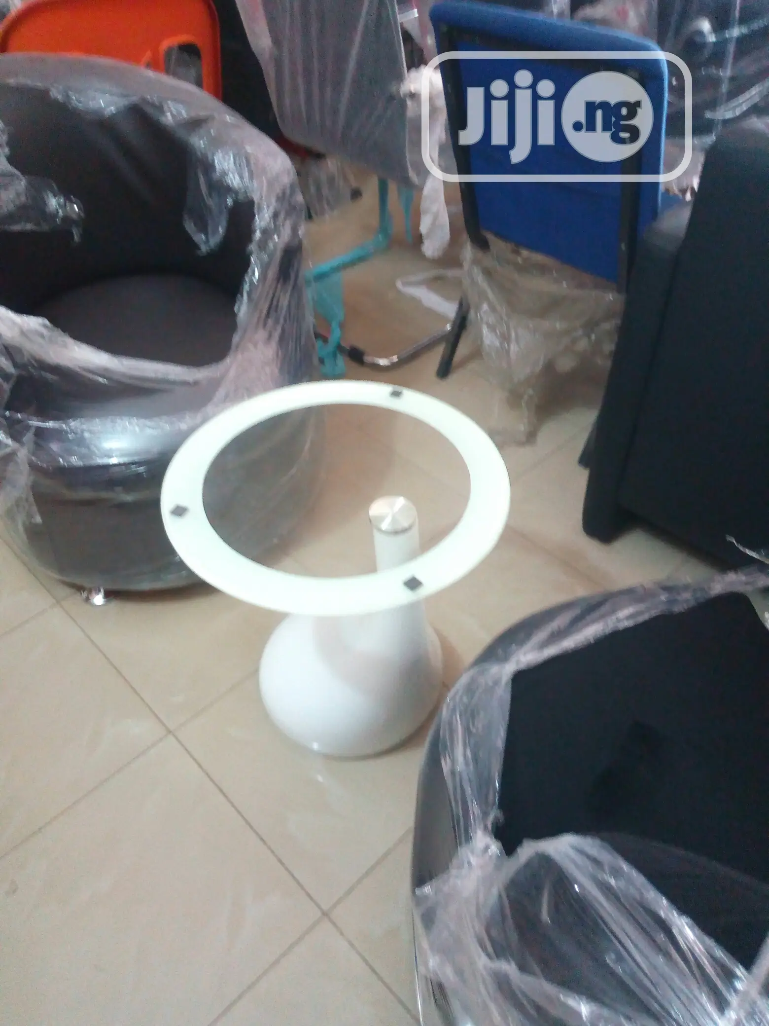 2pcs Single Sofa and Exotic Centre Table