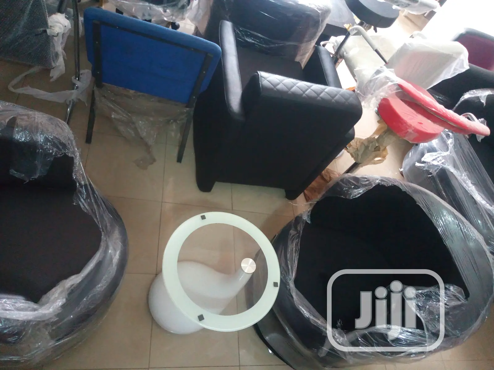 2pcs Single Sofa and Exotic Centre Table