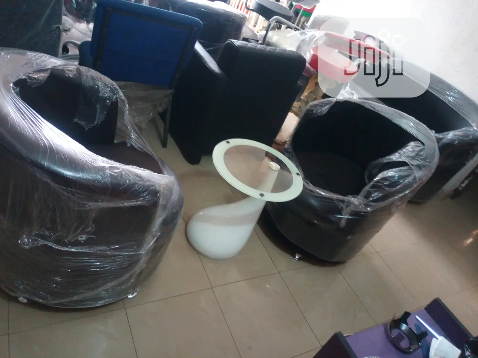 2pcs Single Sofa and Exotic Centre Table