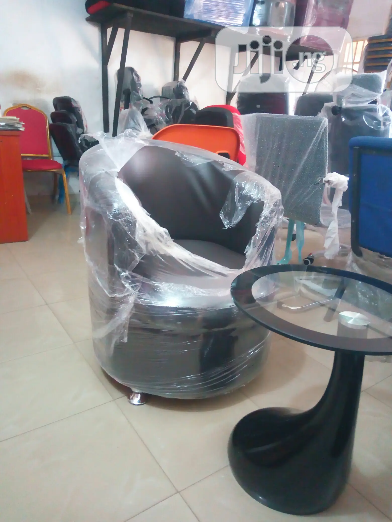2pcs Single Sofa and Exotic Centre Table