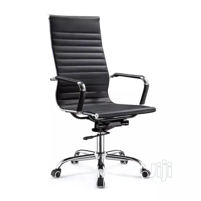 Quality Executive Swivel Leather Office Chair.