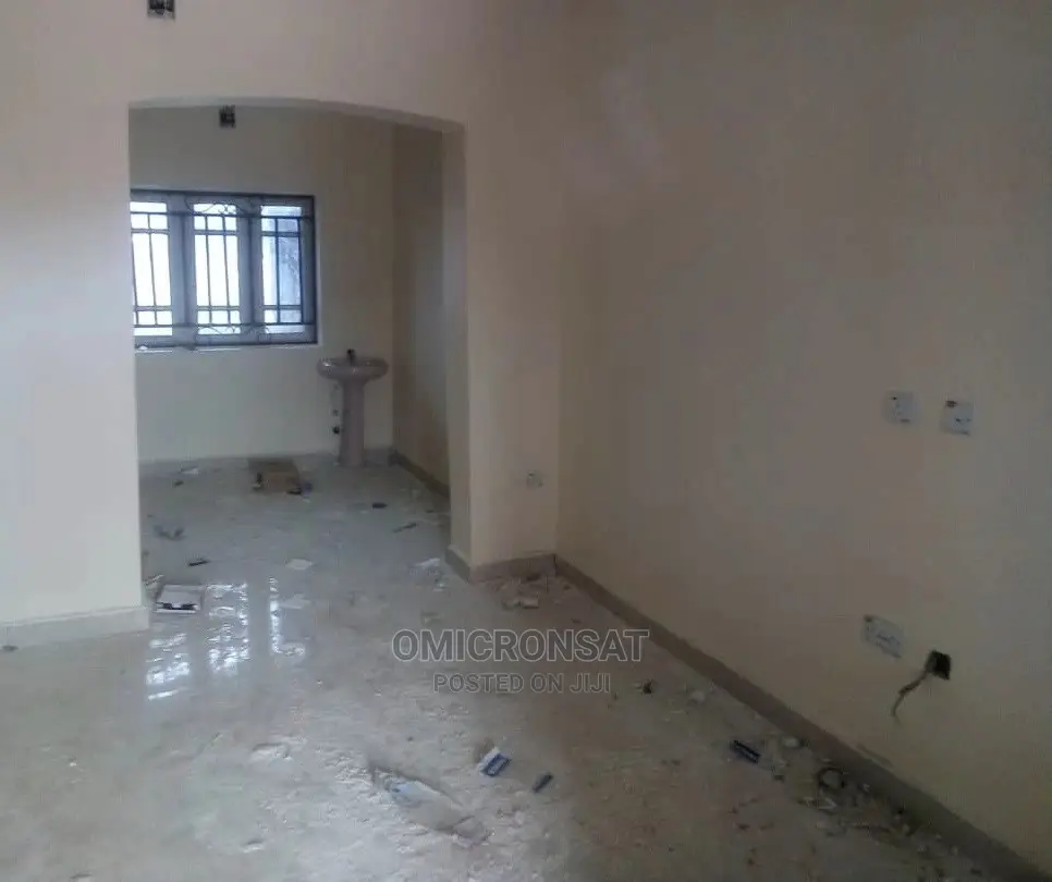 New 3 Bedroom Flats With Kitchen Wardrobes in Owerri Houses