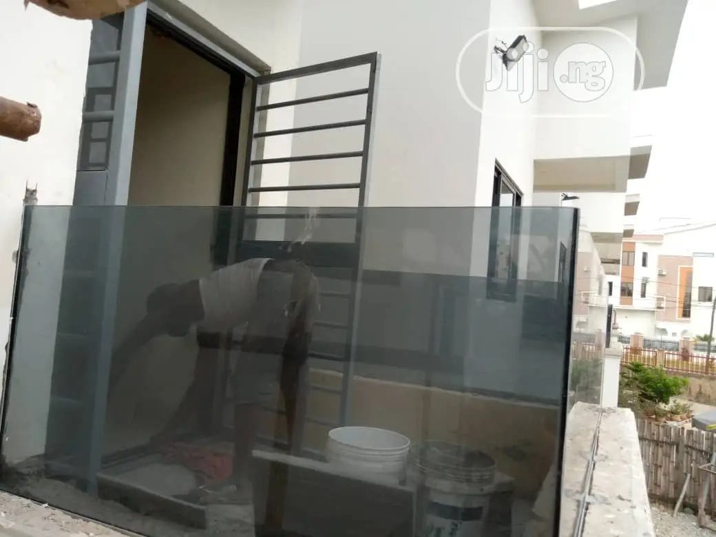 Frameless Glass Design