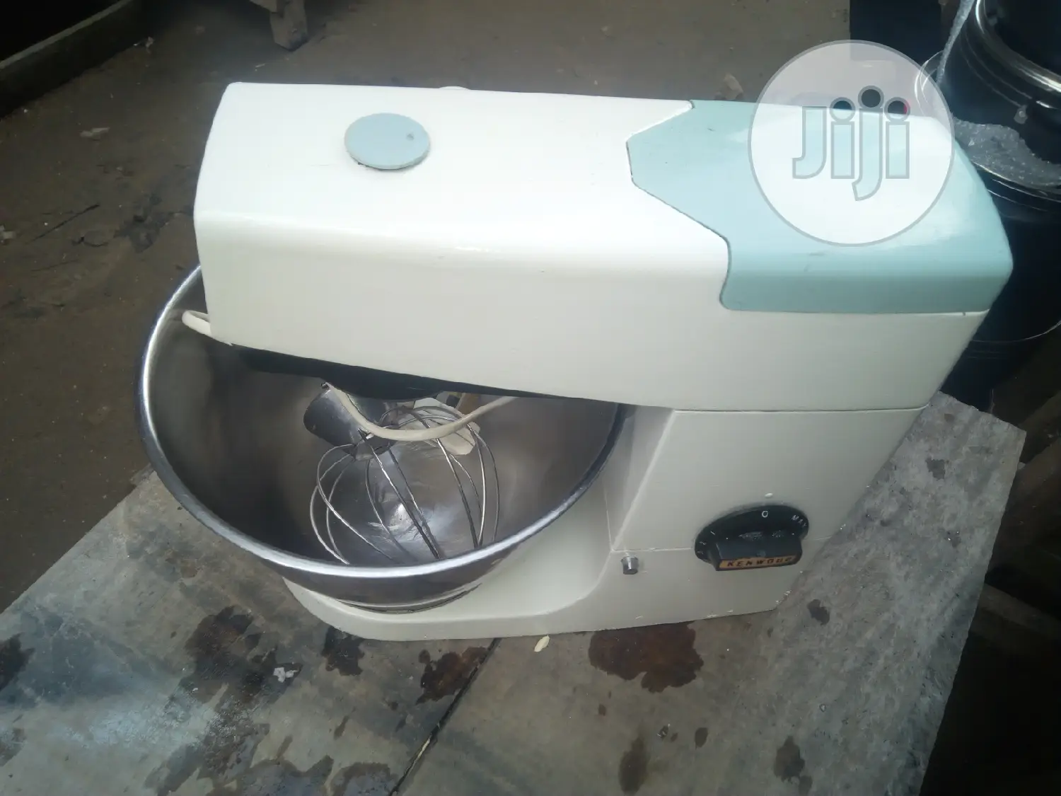 Kenwood Chef Stand Mixer 5 Litres Stainless Bowl,3 Springles