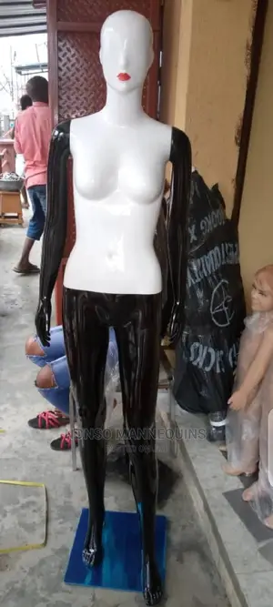 Black and White With Red Lips Female Mannequin
