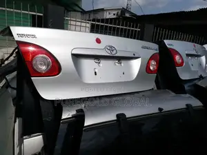 Toyota Corolla 2005 Model Boot