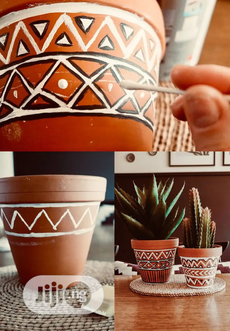 Flower Pot/ Gardener Hurticurturis
