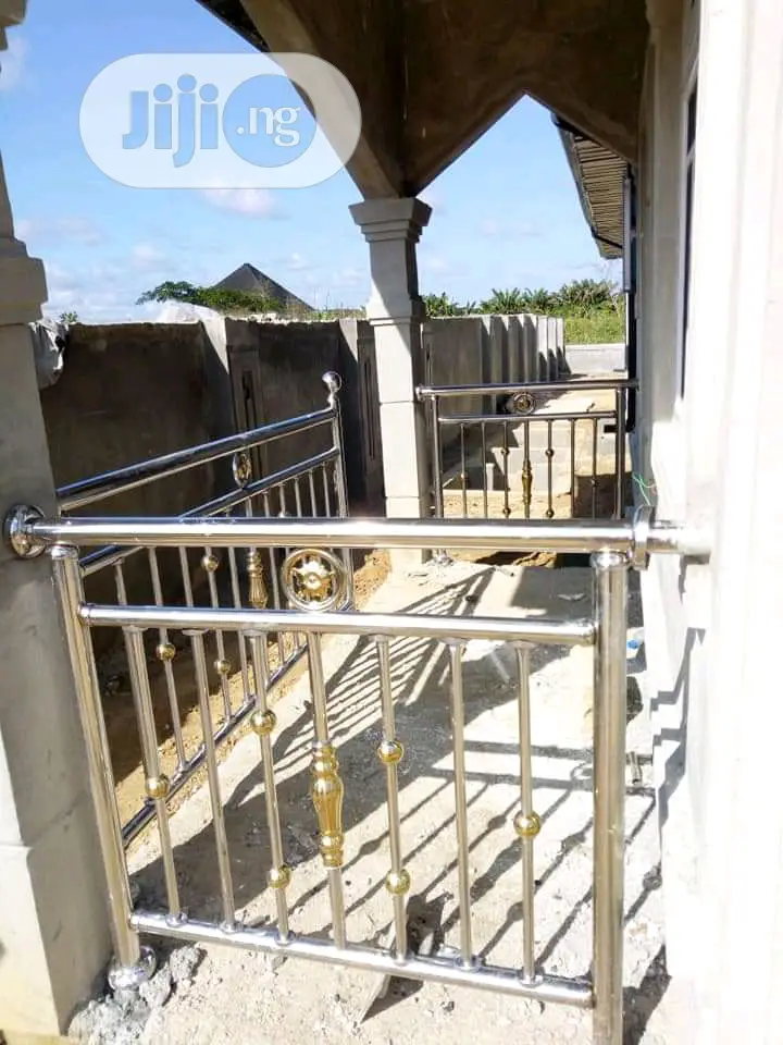 Stainless Handrail Flower Design