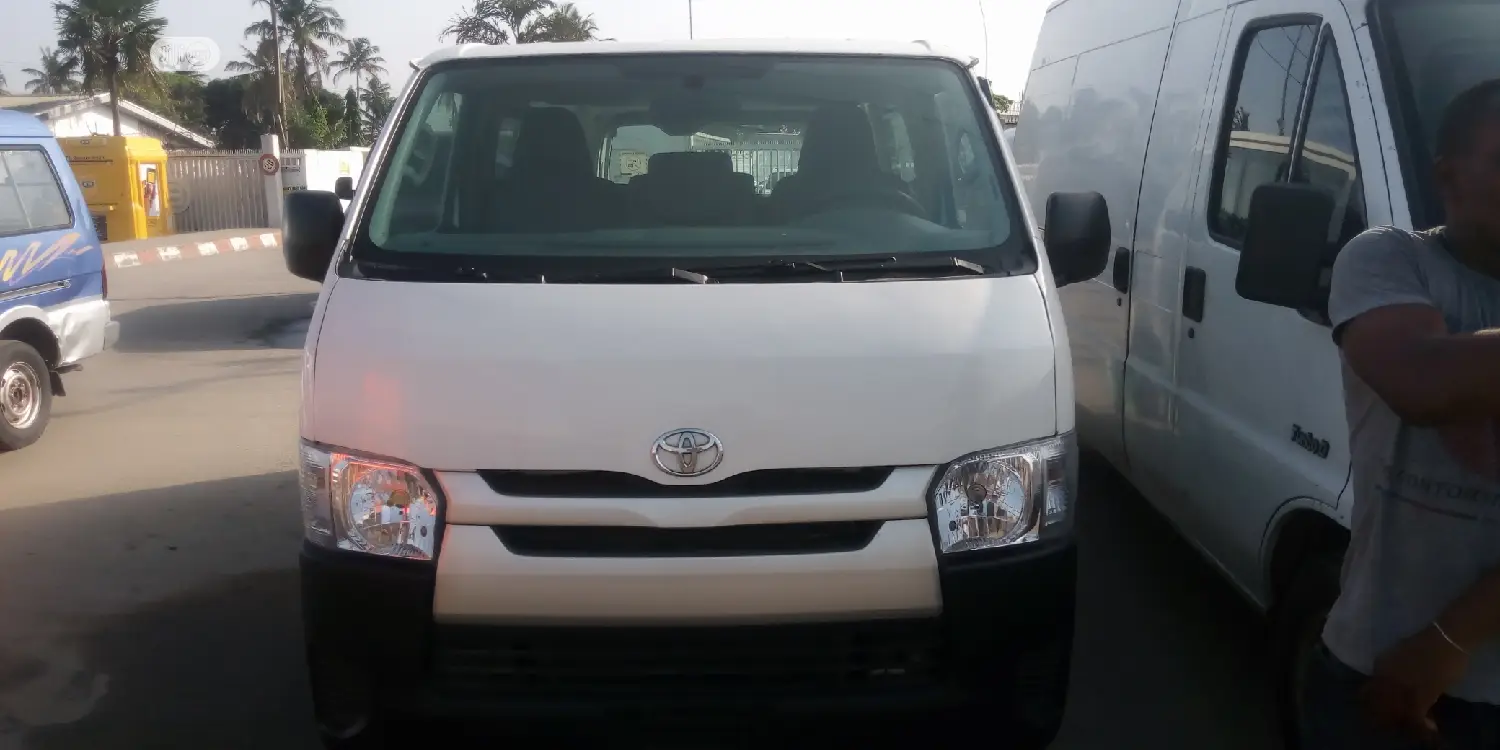 Toyota HiAce 2010 White