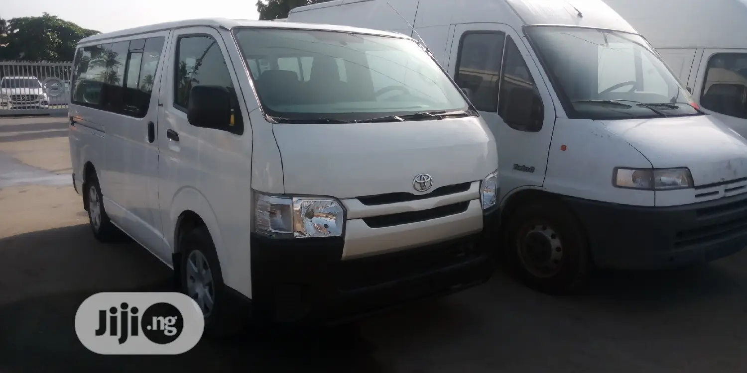 Toyota HiAce 2010 White
