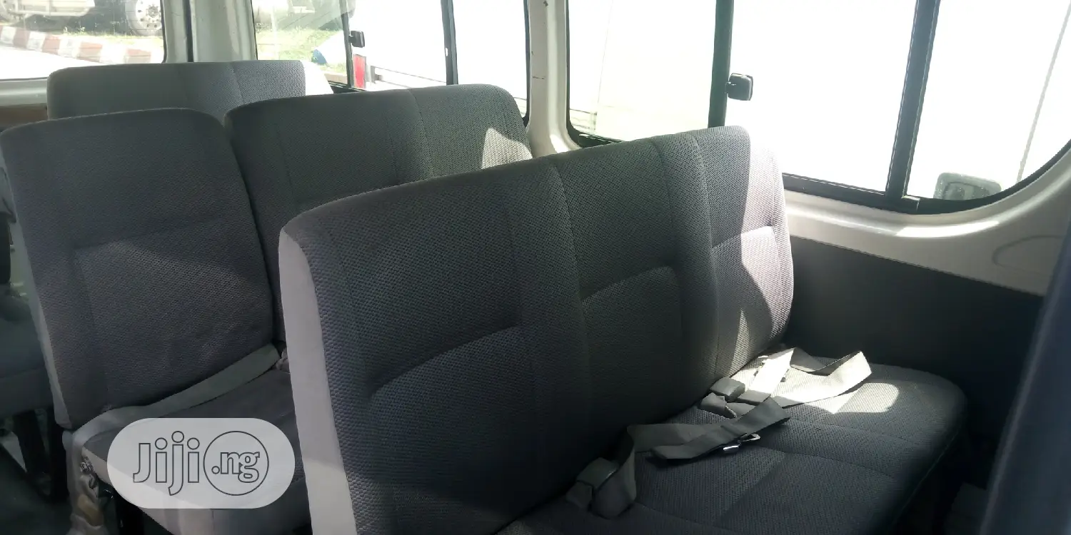 Toyota HiAce 2010 White