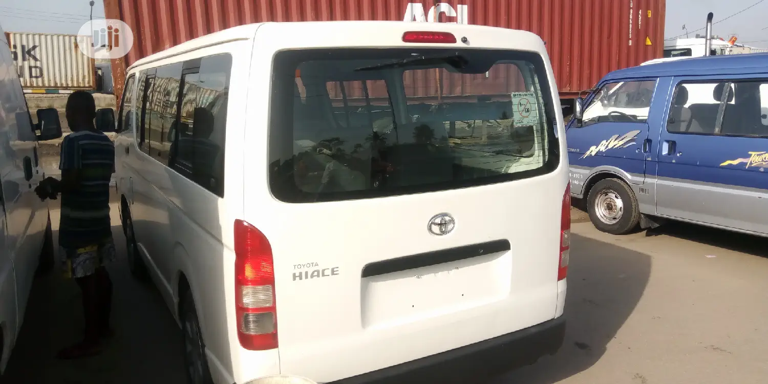Toyota HiAce 2010 White