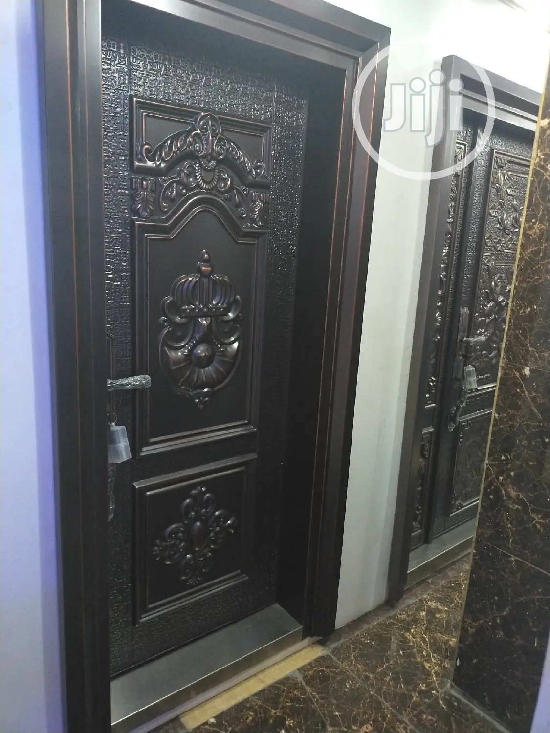 Aluminum Cast Classic Door