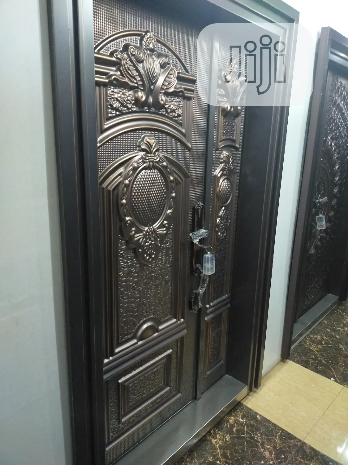Aluminum Cast Classic Door