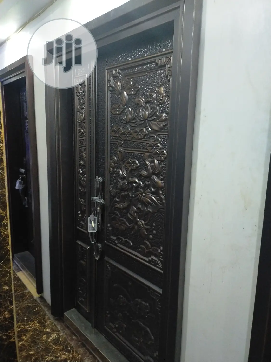 Aluminum Cast Classic Door