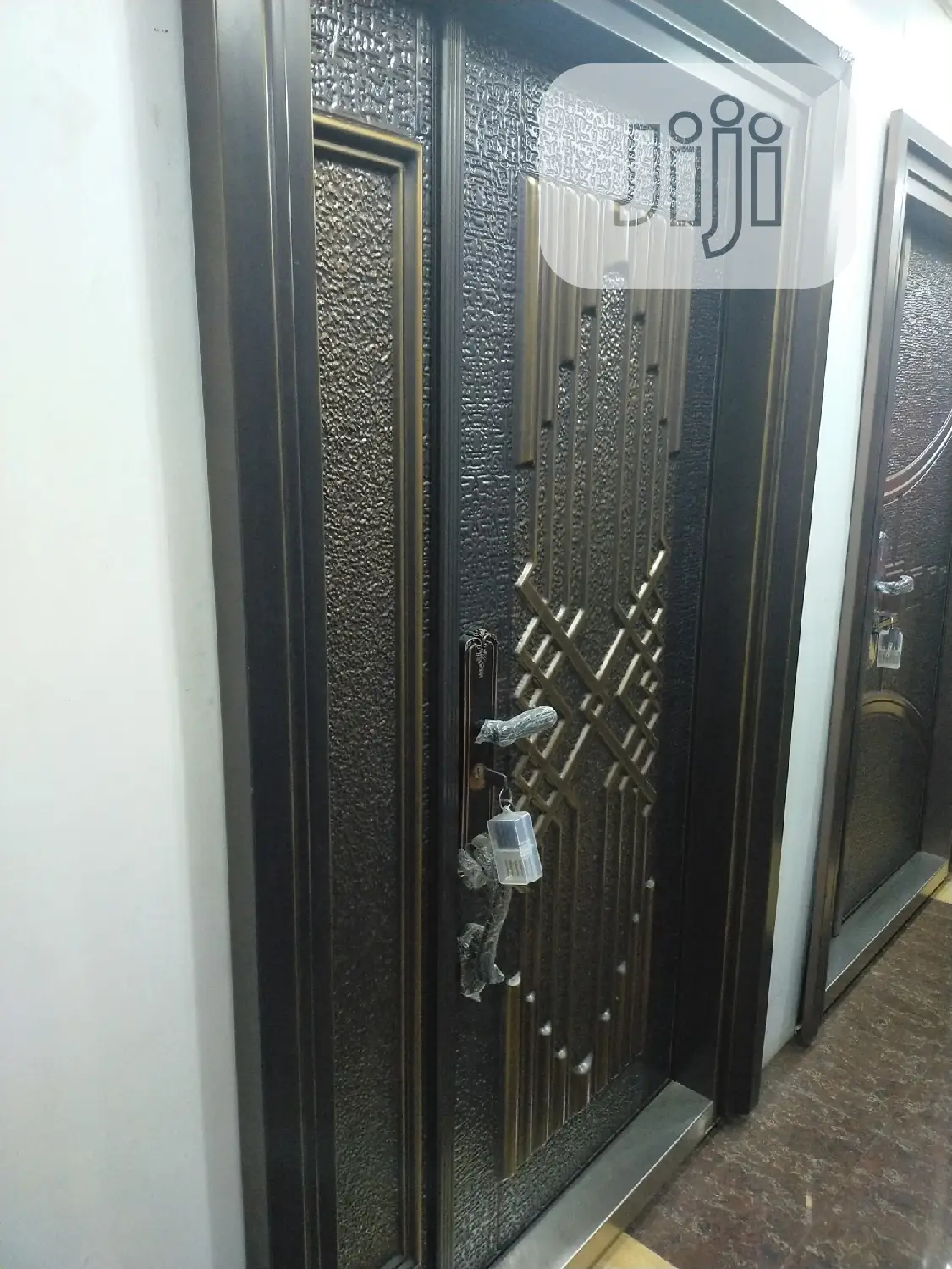 Aluminum Cast Classic Door