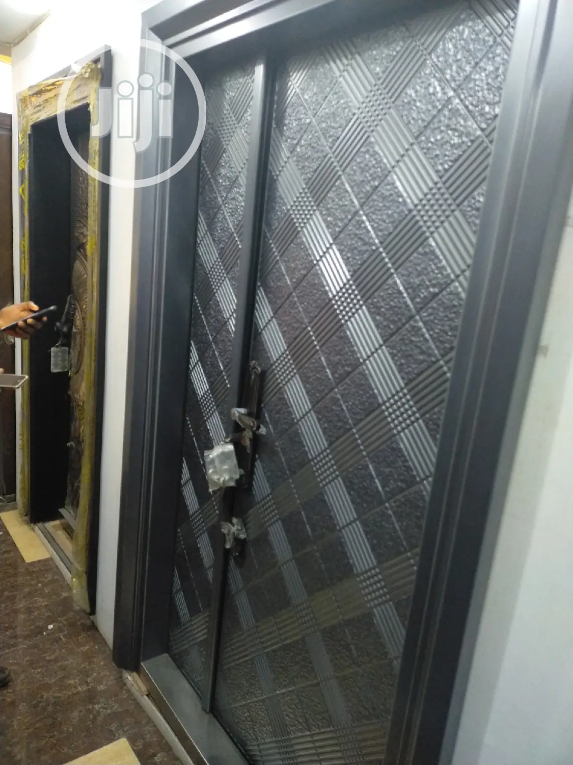 Aluminum Cast Classic Door