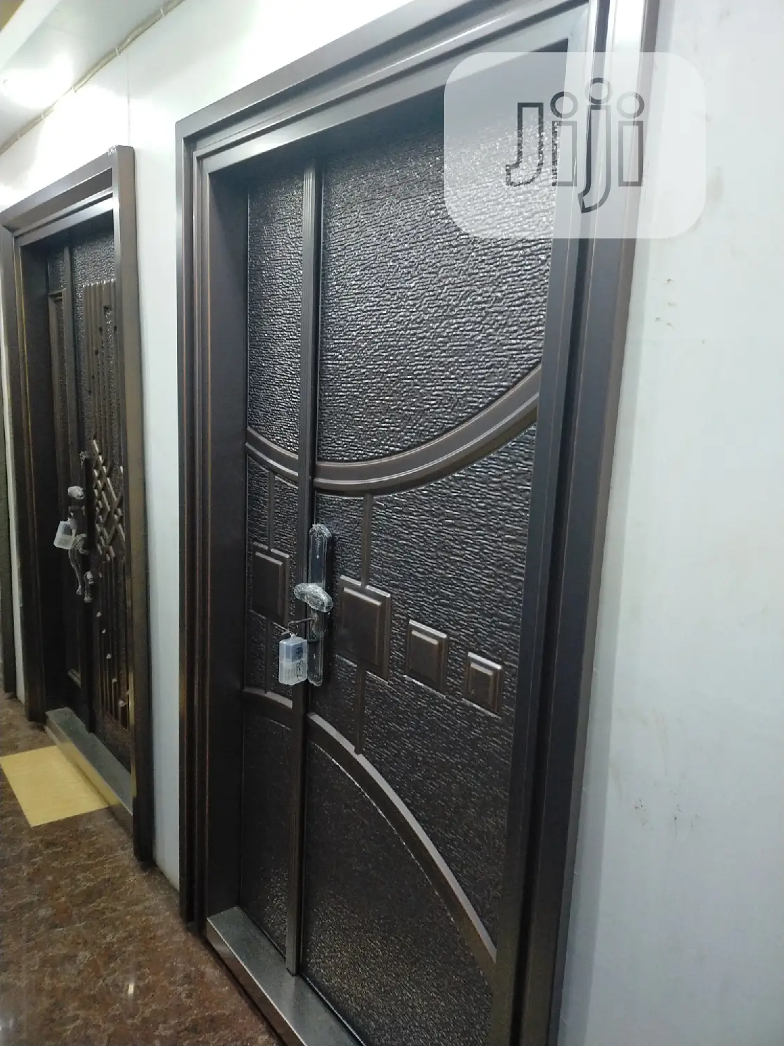 Aluminum Cast Classic Door