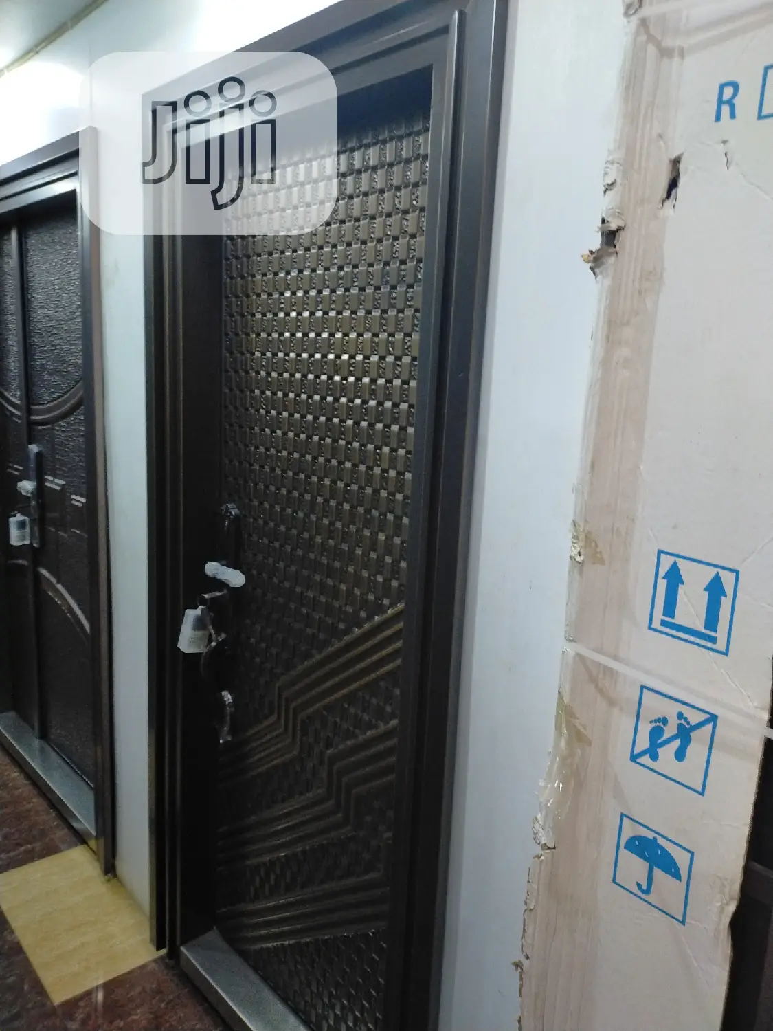 Aluminum Cast Classic Door