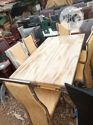 By6 Mable Dinning Gold