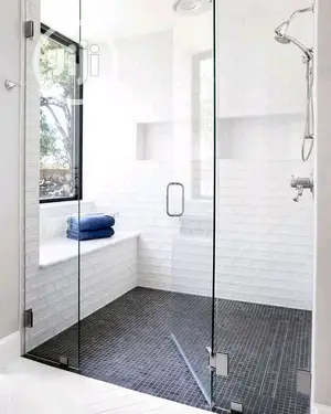 Shower Cubicle Greatness