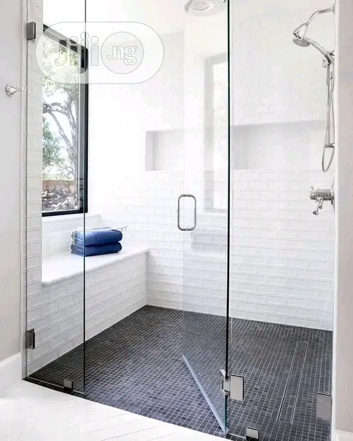 Shower Cubicle Greatness