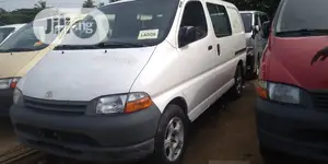 Toyota HiAce 2005