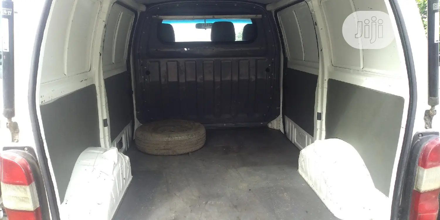 Toyota HiAce 2005