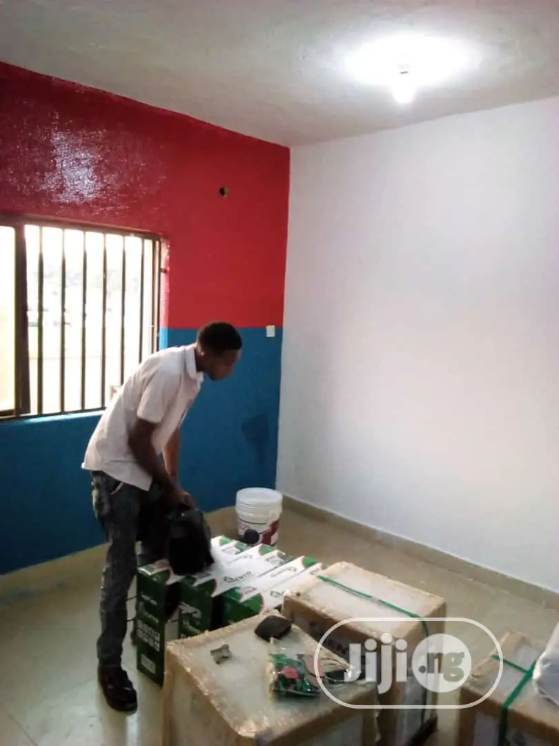 Painter And Screeding