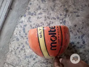 Molten Basket Ball
