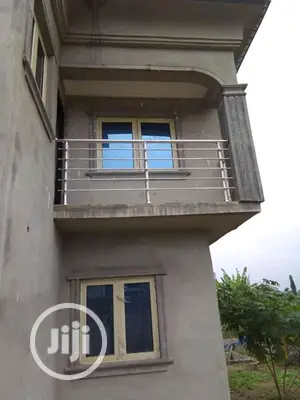 Stainless Handrailings Up Balcony