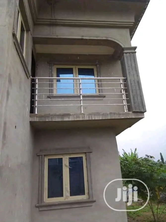 Stainless Handrailings Up Balcony