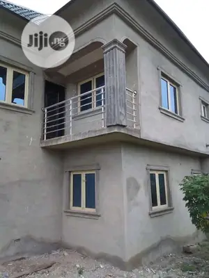 Stainless Handrailings Up Balcony