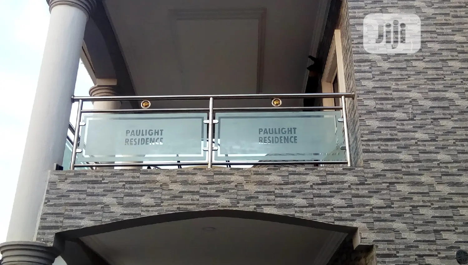 Stainless Railings Glass Design Up Balcony
