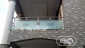 Stainless Railings Glass Design Up Balcony