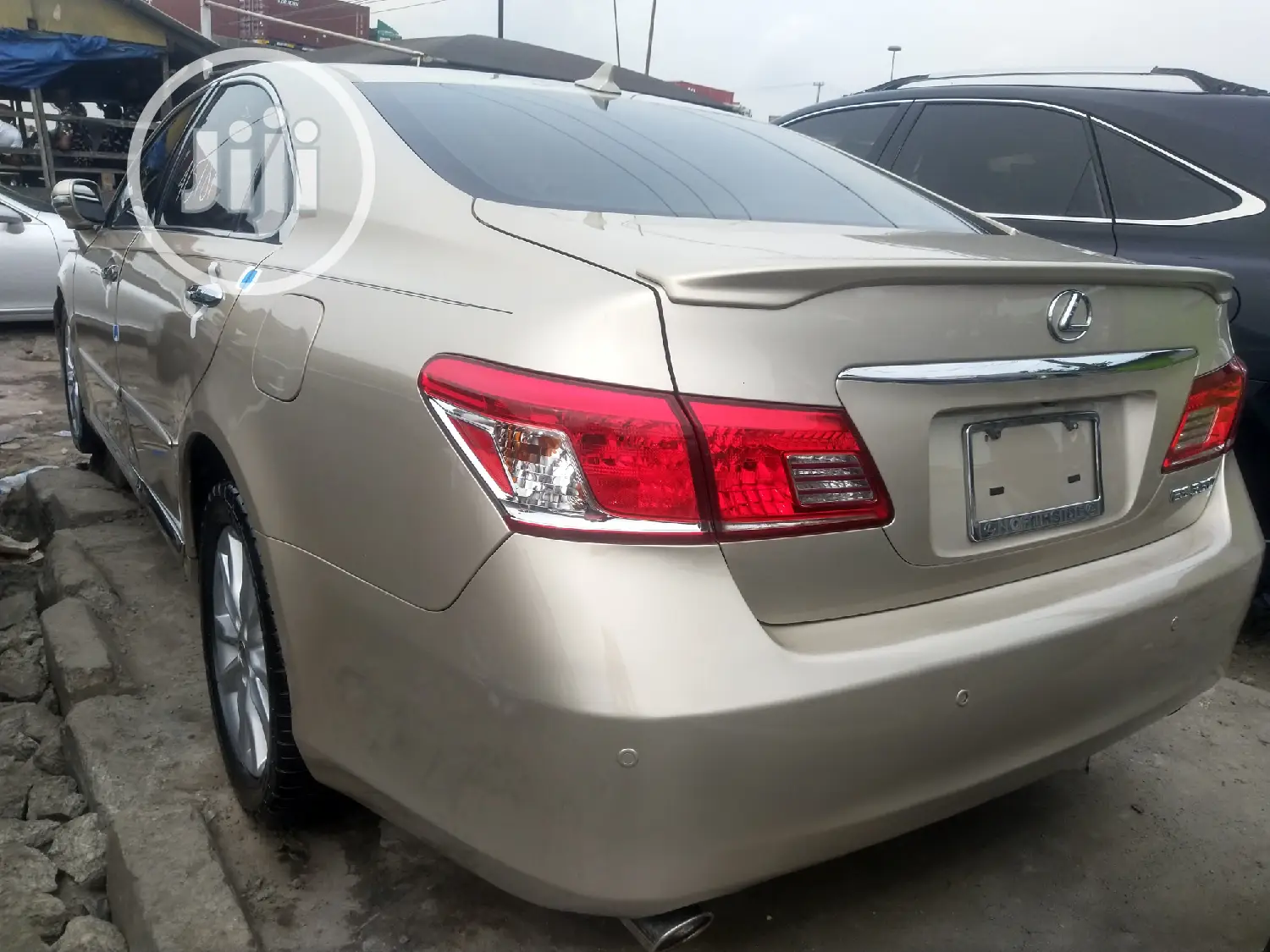 Lexus ES 350 2010 Gold