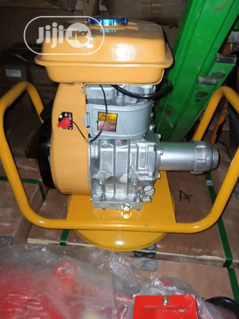 Vibrator Machine With Pocker Hose