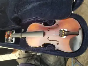 Hallmark Student Violin