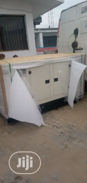 20KVA Perkins Sound Proof Diesel Geaerator