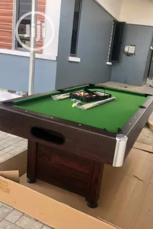 Everlast Snooker Table