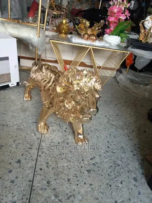 Golden Lion Sculpture For Indoor Decoration